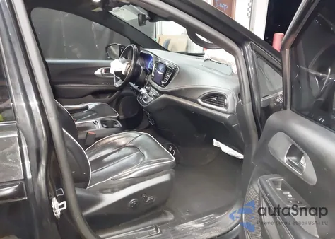 2019 Chrysler Pacifica Limited z USA, uszkodzony, nr VIN 2C4RC1GG1KR715384